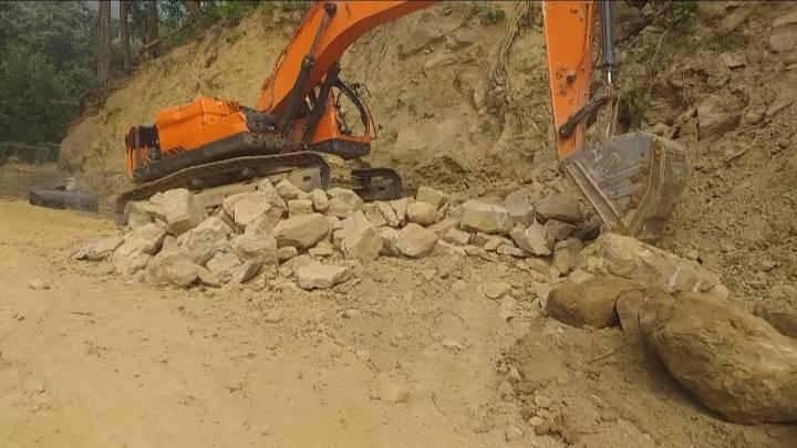 बुटवल सिद्दबबा बैकल्पिक मार्ग ,तटबन्धको काम सकियो अब नाली खन्ने र कल्भर्ट बनाउने काम सुरु हुने