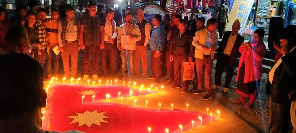 प्रधानमन्त्रीको स्वास्थ्य लाभको कामना गर्दै दिप प्रज्वलन