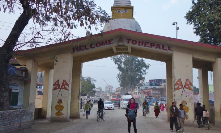 नेपाल प्रवेश गर्न नपाए पछि सीमा नाकामा नाराबाजी