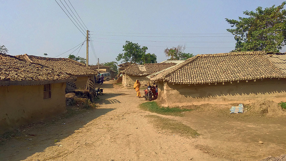 कोरोना संक्रमण देखिए पछि गाउँ नै सिल, २१ जनाको स्वाब टेकु पठाइयो