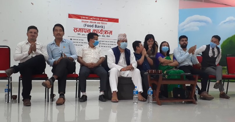 देवदहमा स्थापना भएको फुड बैंक द्वारा ७०० परिवारलाई राहत वितरण