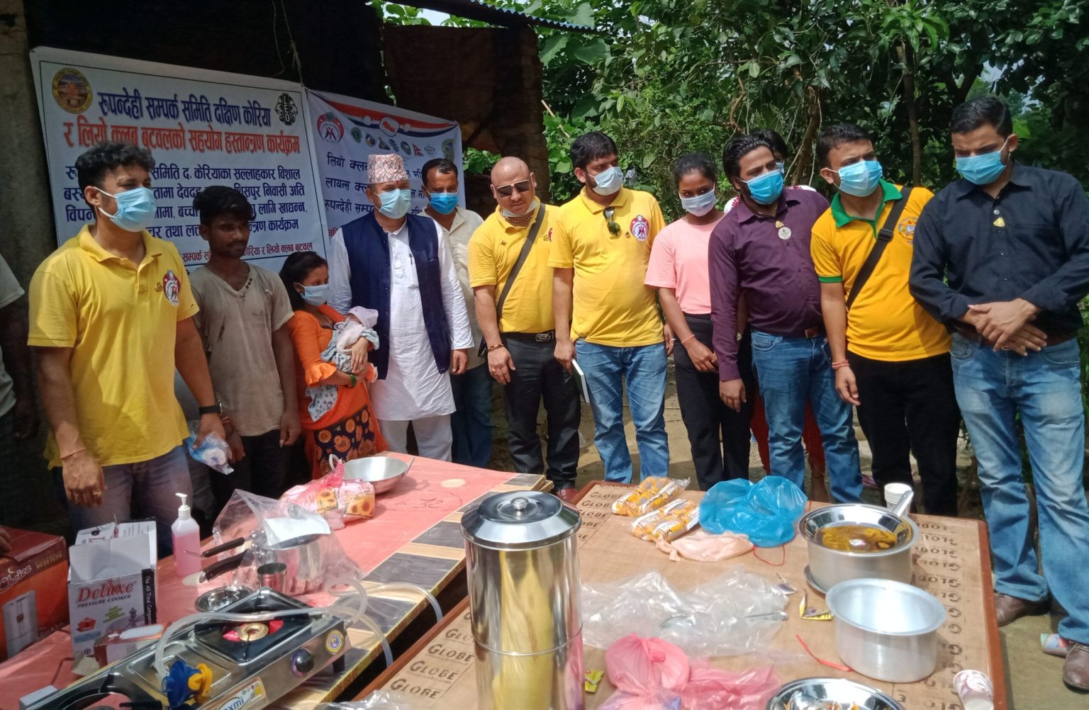 कुपोषण भएकी महिला र शिशुलाई खाद्यान्न तथा लत्ताकपडा सहयोग