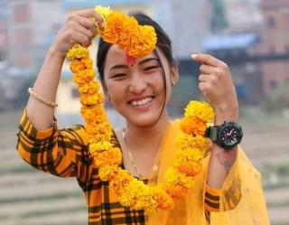 बेवारिसे शव जलाउने नेपाली छोरी सपना रोका मगर ‘विश्वको प्रभावशाली महिला’को सूचीमा