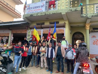 बिभिन्न पार्टी परित्याग गरि दुई दर्जन युवा राप्रपामा प्रवेश