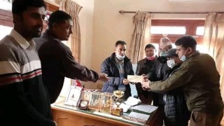 देवदह मण्डपमा स्वास्थ्य चौकी बन्न नहुने भन्दै व्यावसायिक संगठनले बुझाए ज्ञापनपत्र