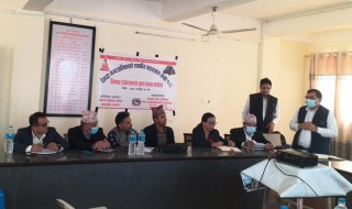 स्थानीय पाठ्यक्रम निर्माणका लागि सुझाब संकलन गर्दै देवदह नगरपालिका