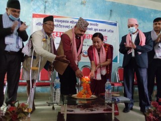 देवदहमा एक महिने मखमल जुत्ता बनाउने तालिम सुरु