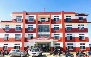 तिलोत्तमाका मेयर र उपमेयरले बनाए आफू चढ्ने गाडीलाई  संक्रमित बोक्ने एम्बुलेन्स