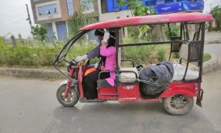 बाँकेमा स्वाब दिन लाइनमा बस्दाबस्दै मृत्यु भएपछि यसरी पोको पारेर लगियो