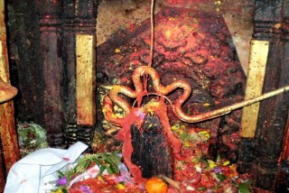 दोलखाको भीमेश्वर मन्दिरको शीलामा ‘पसिना’