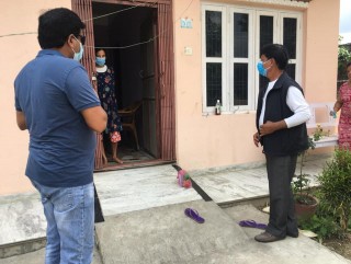 कोरोना संक्रमितको मनोवल उच्च बनाउन संक्रमितको घर घरमा राप्रपा देवदह