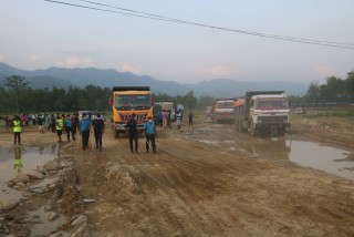 नदिजन्य पदार्थ उत्खनन विवाद:वन कार्यालय र नगरपालिकाको जुहारी