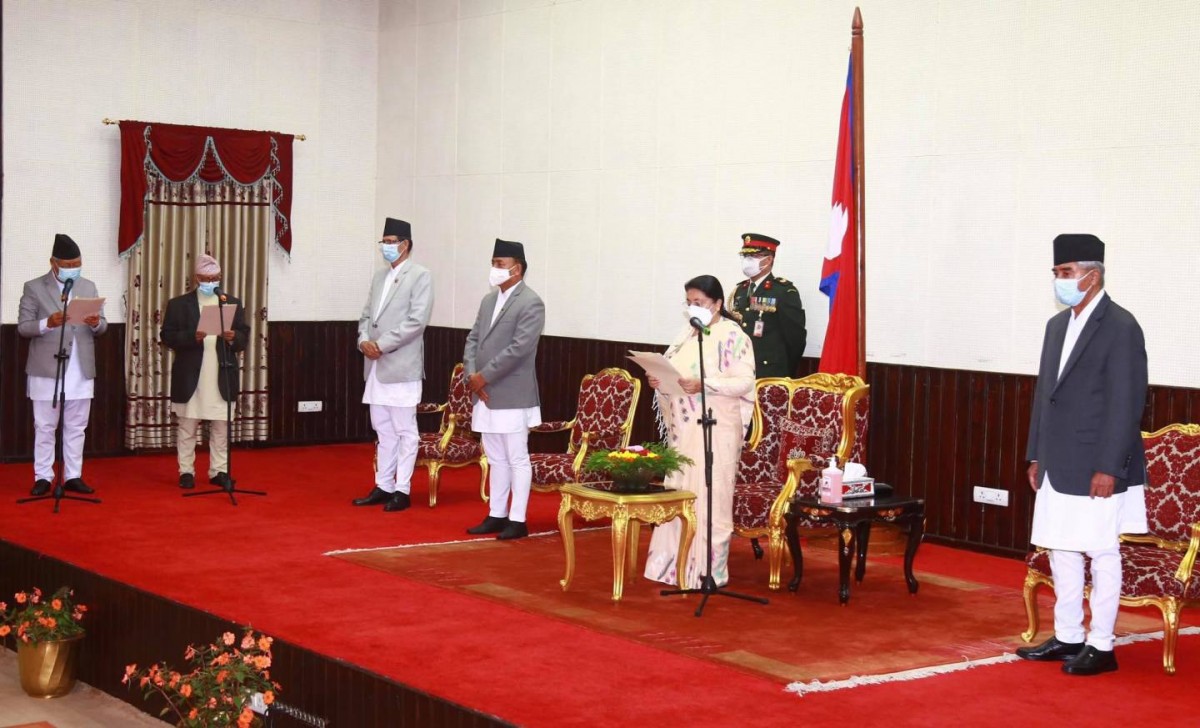लुम्बिनी र गण्डकी प्रदेश प्रमुखद्वारा सथप ग्रहण