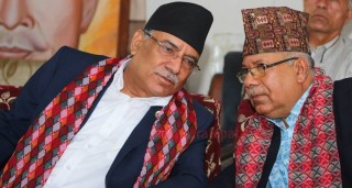 माधवले प्रचण्डलाई भेटे,आजै ओली संग भेटवार्ता हुँदै