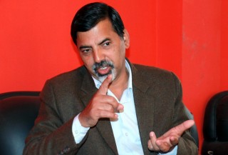 विदेशबाट डलर पठाउने नेपालीलाई भन्सारमा सास्ती किन ?अर्थमन्त्री शर्मा