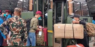 अफगानिस्तानबाट उद्धार गरिएका १२७ नेपाली कतार हुँदै काठमाडौं आइपुगे
