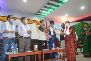 उत्कृष्ट उद्योगी तथा व्यावसायी सम्मानित
