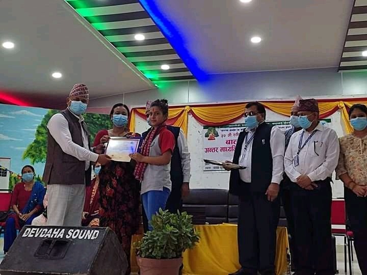 विद्यालय स्तरीय वादविवाद प्रतियोगितामा सगरमाथा स्कुलकी सापकोटा प्रथम