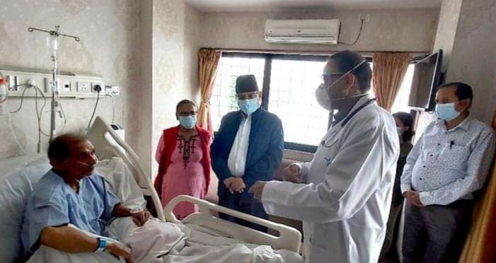 वैद्यलाई भेट्न प्रचण्ड पुगे नर्भिक अस्पताल