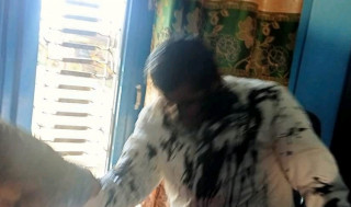 भ्रस्टाचारको आरोपमा कञ्चनपुरमा एक वडाध्यक्षलाई कालोमोसो दलियो