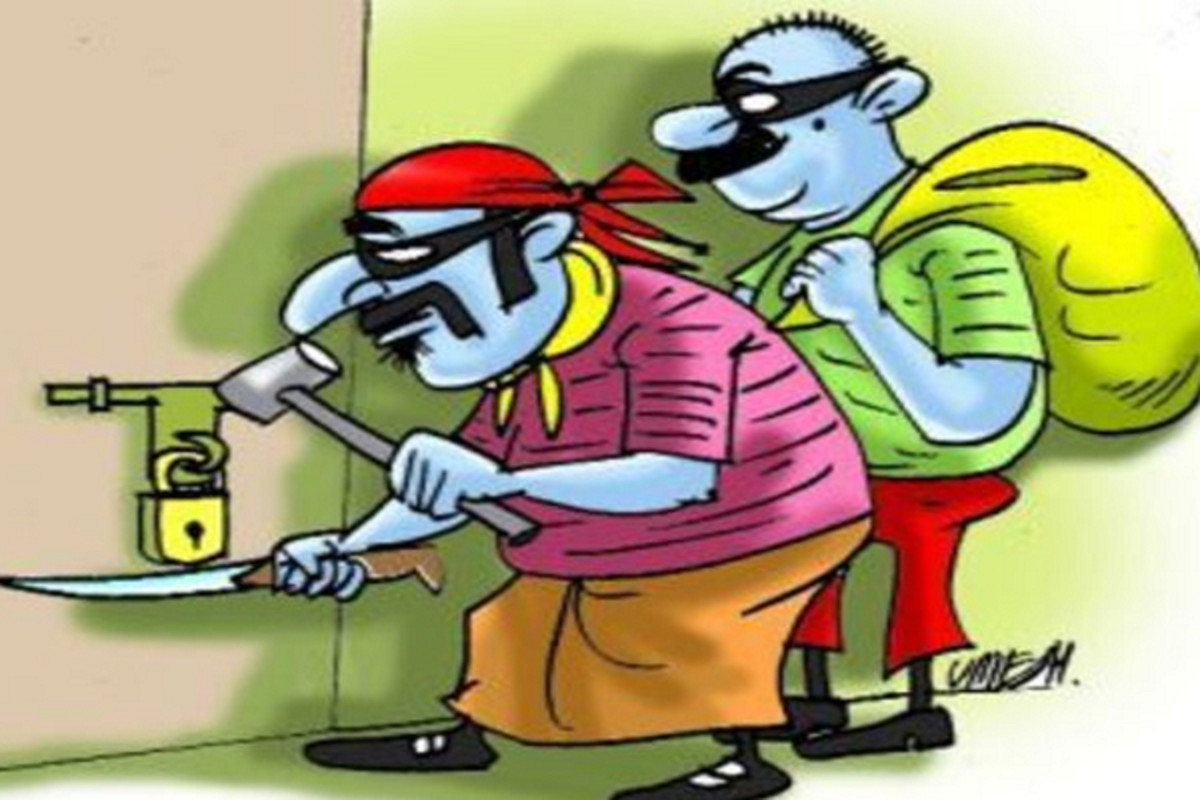 दिनभर चल्ला बेच्ने, राति डकैती