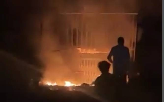 सुर्खेतमा एमसीसी पास गरेको भन्दै एमाले र कांग्रेसको कार्यालयमा आगजनी