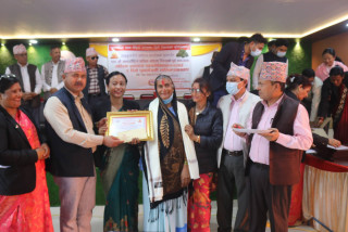 स्वास्थ्य स्वयंसेविकालाई दुईदिने पुनर्ताजगी तालिम सम्पन्न,१३ जना स्वयंसेविका सम्मानित