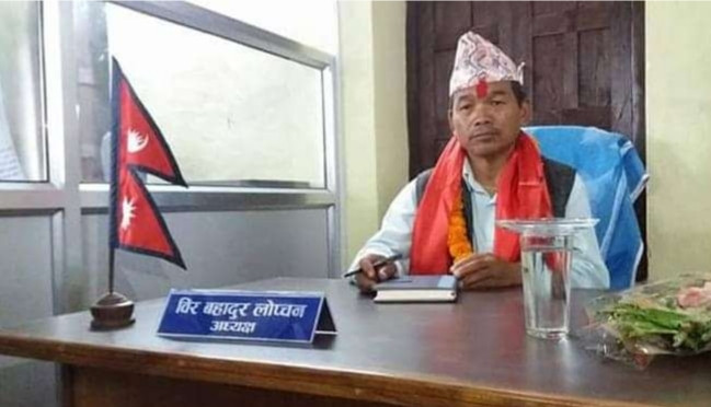 आफ्नै गाडी मासिक १ लाख ८० हजार भाडामा दिएर आफै चढ्ने गाउँपालिका अध्यक्ष