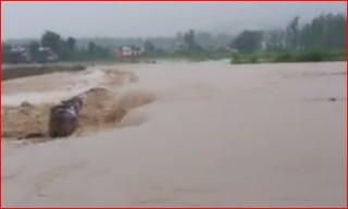 घोडाहा खोलाको डाइभर्सन बाढीले बगायो,बैकल्पिक मार्ग प्रयोग गर्न आग्रह