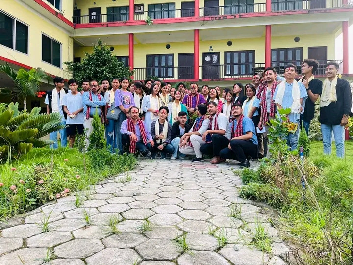 सगरमाथा आवसिय माविमा कक्षा १२ उत्तीर्ण विद्यार्थीलाई सम्मान