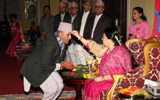 राष्ट्रपतिले सर्वसाधारणलाई दशैंको टीका लगाइदिने