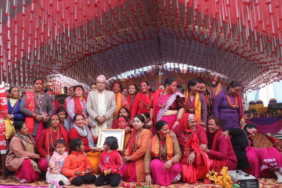 देवदहको घोडाहामा संचालित महायज्ञमा दान दिनेको घुईचो