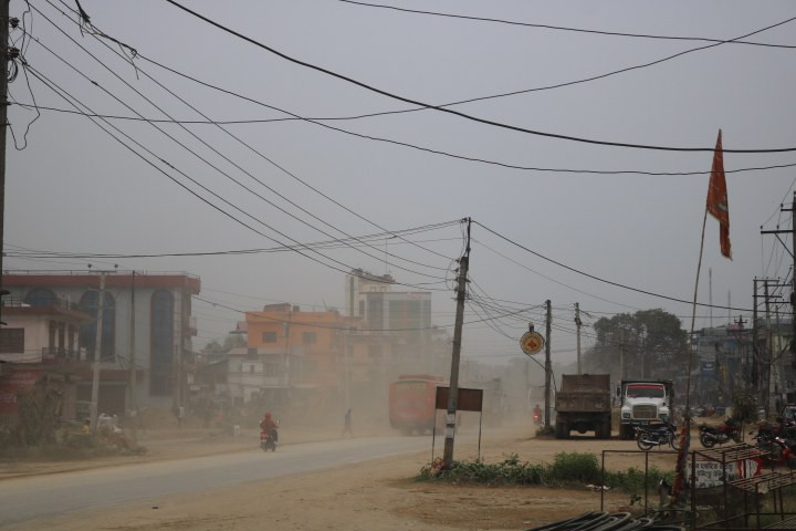 धुलाम्मे सडकले सास्ती