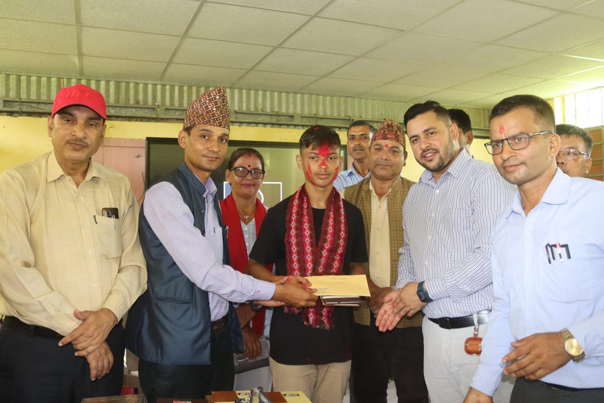 देवदह माविले गर्यो एसईई उतिर्ण विद्यार्थीलाई सम्मान