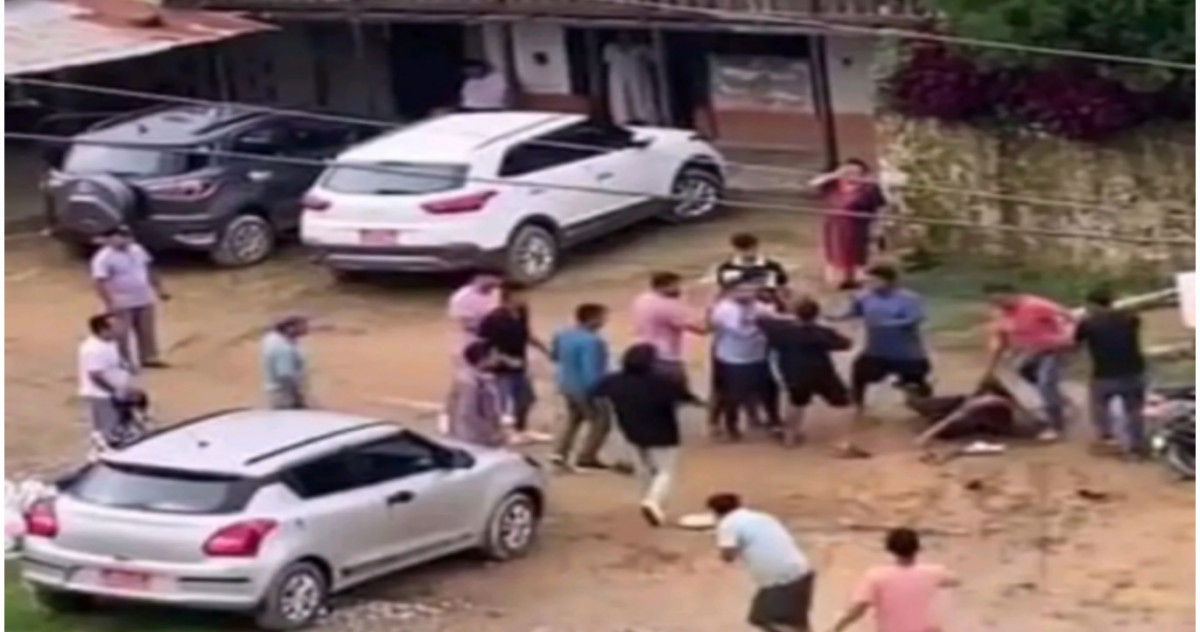 नुवाकोटमा युवाहरूको  दुई समूह बीच झडप