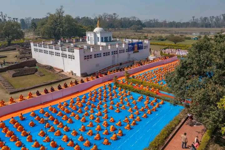 लुम्बिनीबाट शुरु भयो १२५० जनाको धम्मयात्रा