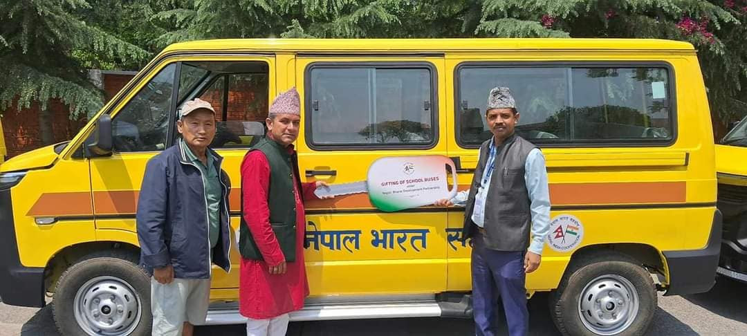 केरवानी माविलाई स्कुल बस 