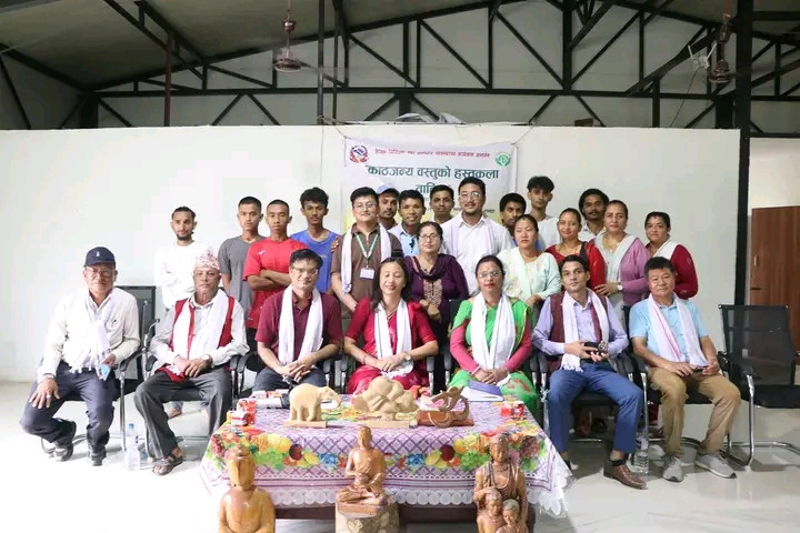 देवदहमा काठजन्य वस्तुको हस्तकला तालिम सुरु