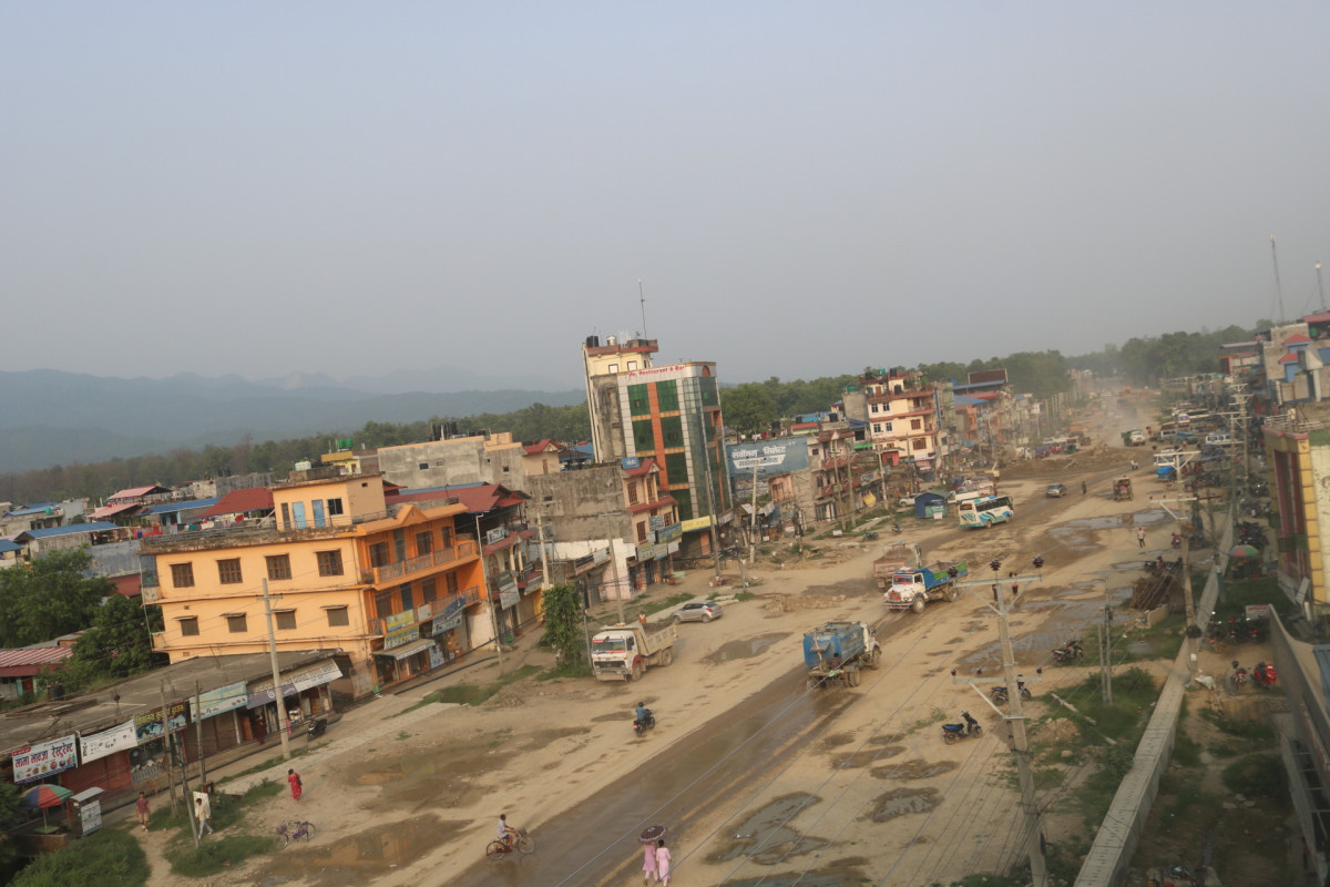 सडक विस्तारमा ढिलासुस्ती हुँदा घटे लुम्बिनी आउने पर्यटक