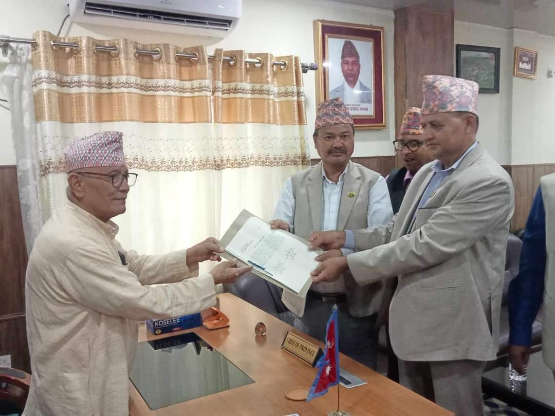 लुम्बिनी प्रदेशको मुख्यमन्त्रीका लागि एमालेका आचार्यको दावी पेश