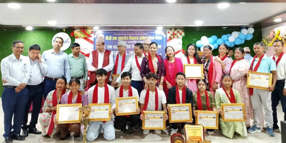 प्याब्सन देवदहद्वारा एसईई र कक्षा ८ मा उतिर्ण विद्यार्थी र अभिभावकलाई सम्मान