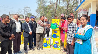 देवदहका किसानलाई कृषि सामाग्री वितरण