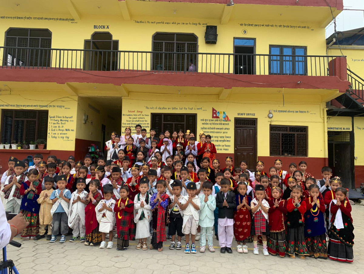 संस्कृति जोगाउने अभियानमा न्यू लुम्बिनी बोर्डिङ स्कुल:  महिनाको पहिलो आइतबार जातीय पोशाक
