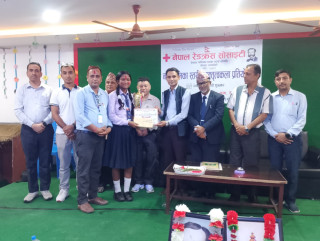 रेडक्रस देवदहको वक्तृत्वकला प्रतियोगिता : देवदह बोर्डिङ स्कुलकी लक्ष्मी तिवारी र न्यू लुम्बिनीकी जेनिसा रेस्मी जिल्ला स्तरीय प्रतियोगिताको लागी छनोट