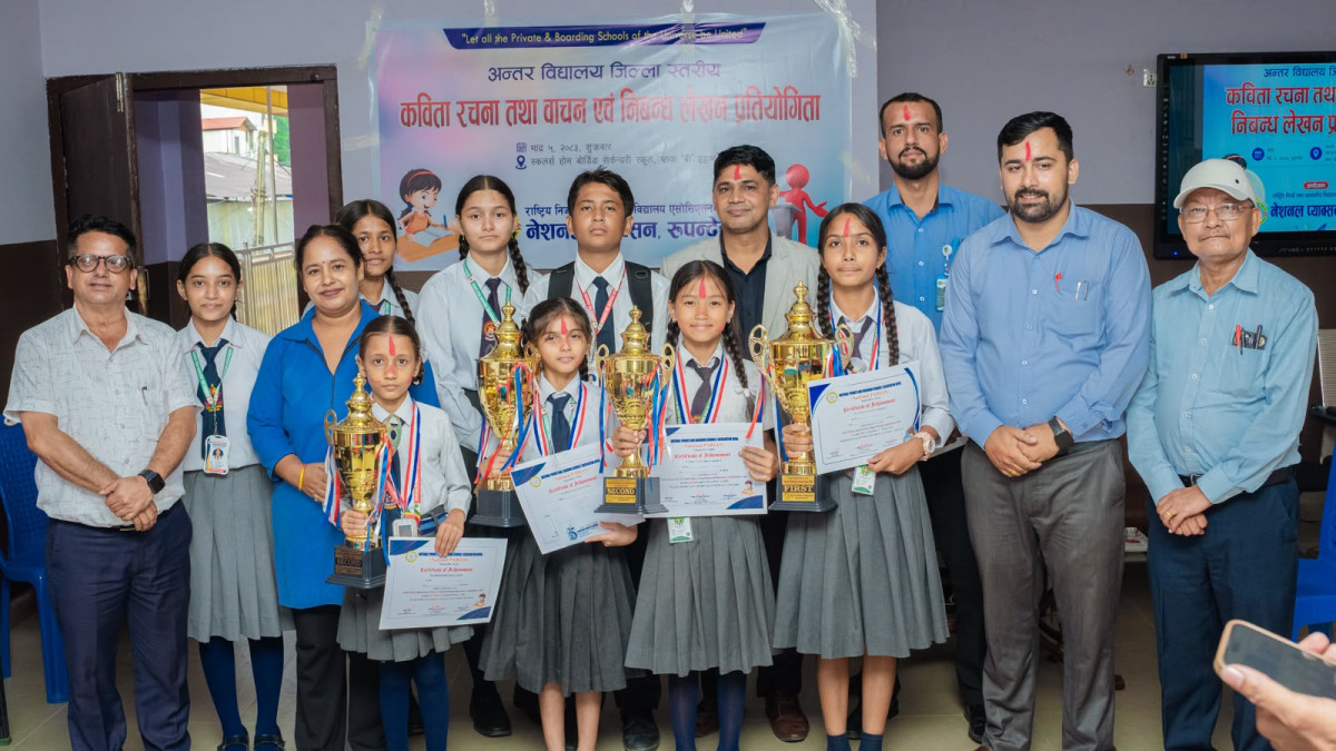 कविता तर्फ देवदह बोर्डिङकी निकोल चापागाई र निबन्ध तर्फ नमुना एभरग्रीनकी सुस्मिता चालिसे प्रथम