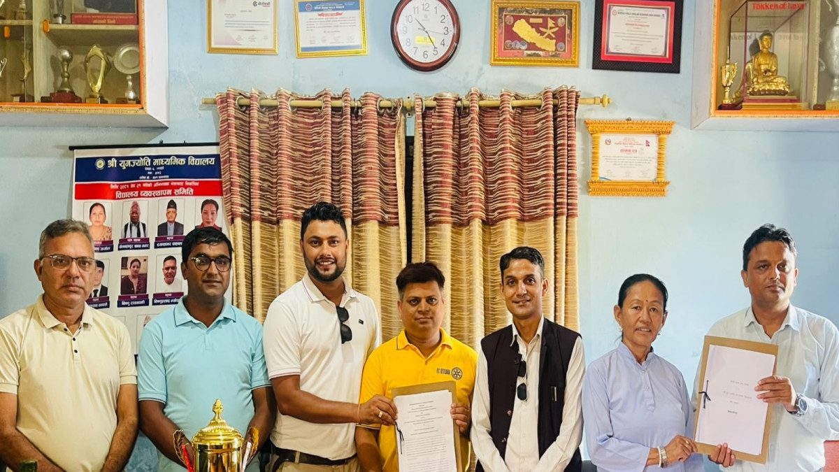 छात्रा शौचालय निर्माणका लागि रोटरी क्लब अफ देवदह र युगज्योति माविबीच सम्झौता